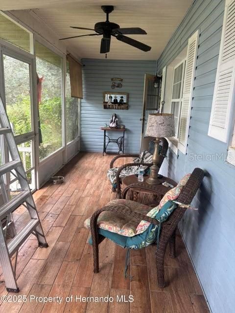 待售: $199,900 (2 贝兹, 2 浴室, 1366 平方英尺)