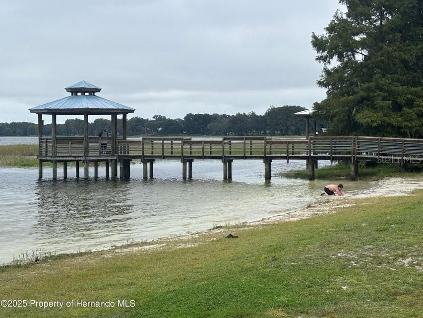 待售: $199,900 (2 贝兹, 2 浴室, 1366 平方英尺)