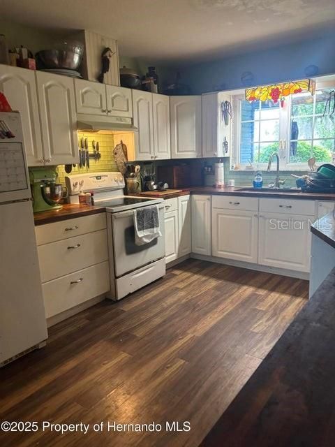 待售: $199,900 (2 贝兹, 2 浴室, 1366 平方英尺)