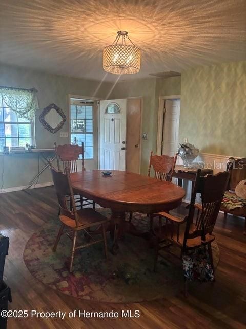 待售: $199,900 (2 贝兹, 2 浴室, 1366 平方英尺)