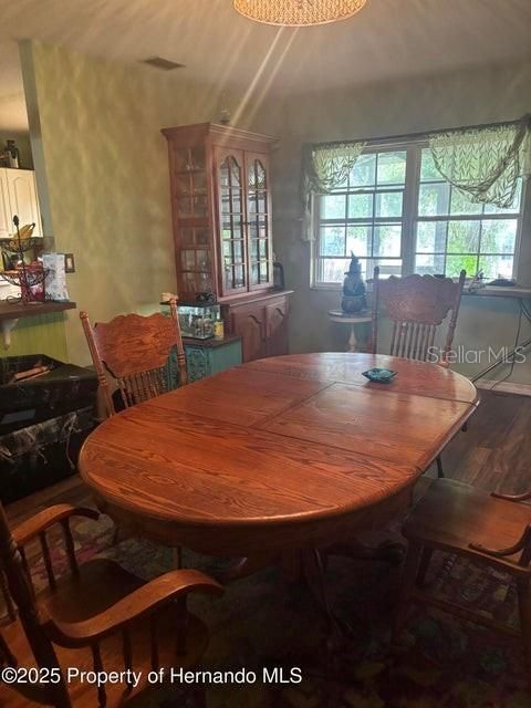 待售: $199,900 (2 贝兹, 2 浴室, 1366 平方英尺)