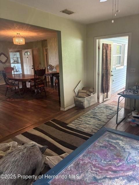 待售: $199,900 (2 贝兹, 2 浴室, 1366 平方英尺)