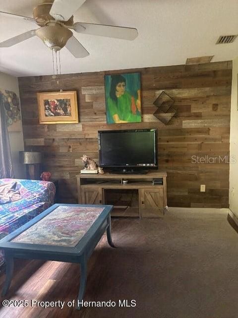 待售: $199,900 (2 贝兹, 2 浴室, 1366 平方英尺)