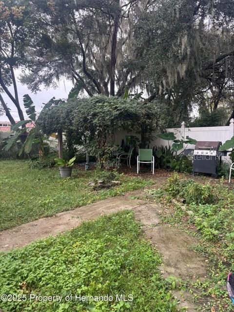 待售: $199,900 (2 贝兹, 2 浴室, 1366 平方英尺)