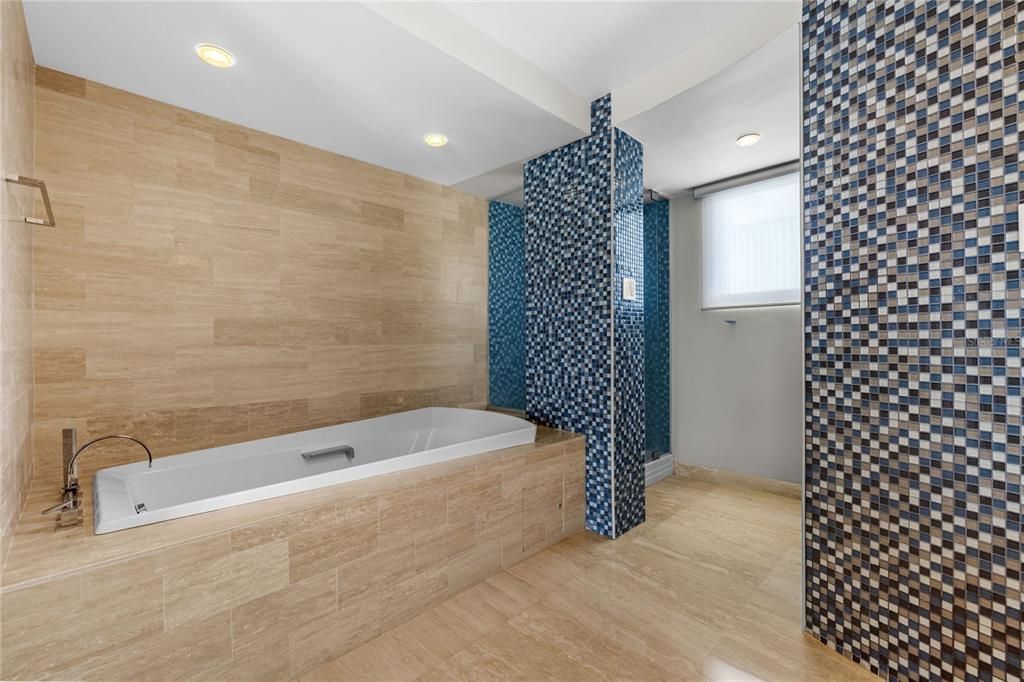 For Sale: $1,795,000 (3 beds, 2 baths, 3181 Square Feet)