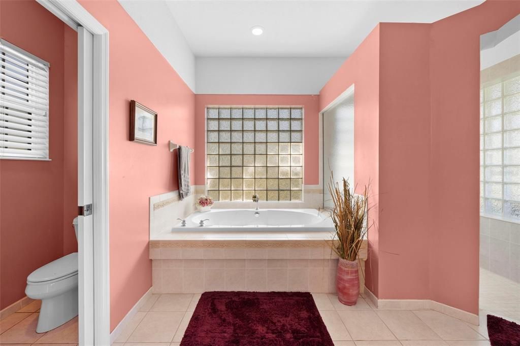 En Venta: $970,000 (6 camas, 3 baños, 4409 Pies cuadrados)