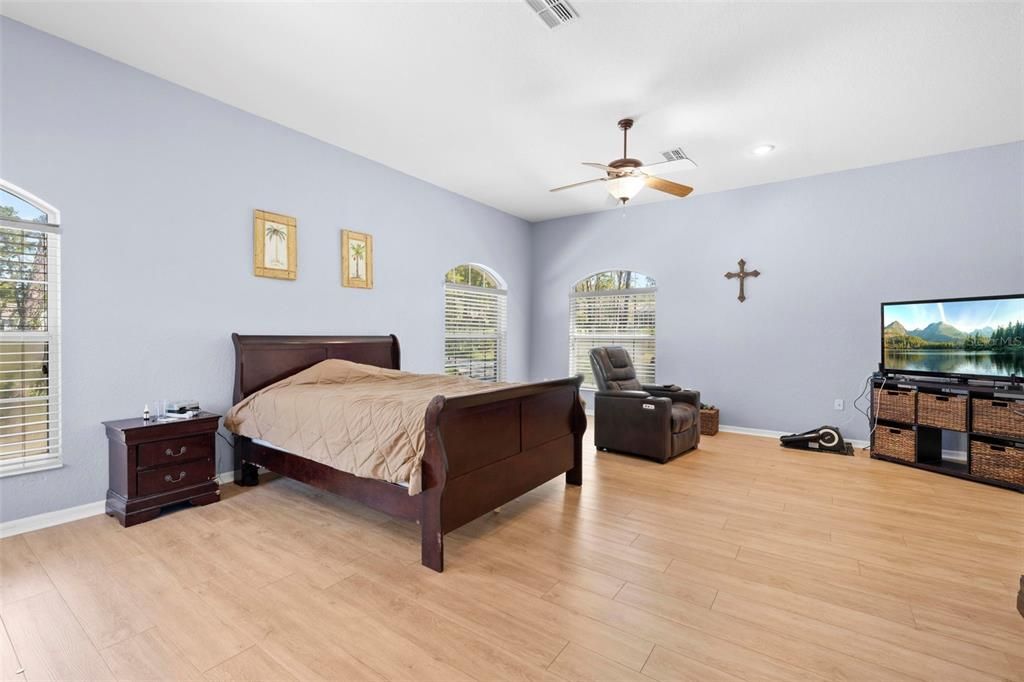 En Venta: $970,000 (6 camas, 3 baños, 4409 Pies cuadrados)