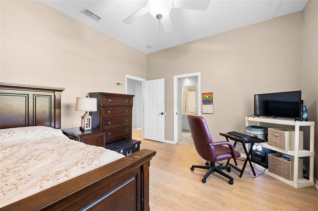 En Venta: $970,000 (6 camas, 3 baños, 4409 Pies cuadrados)