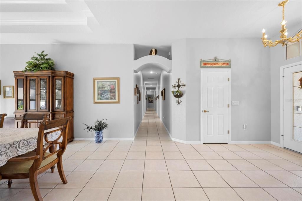 En Venta: $970,000 (6 camas, 3 baños, 4409 Pies cuadrados)