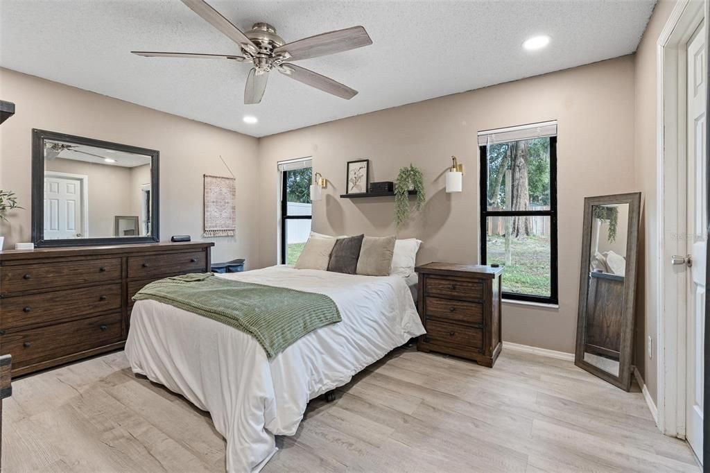 For Sale: $265,000 (3 beds, 1 baths, 1115 Square Feet)