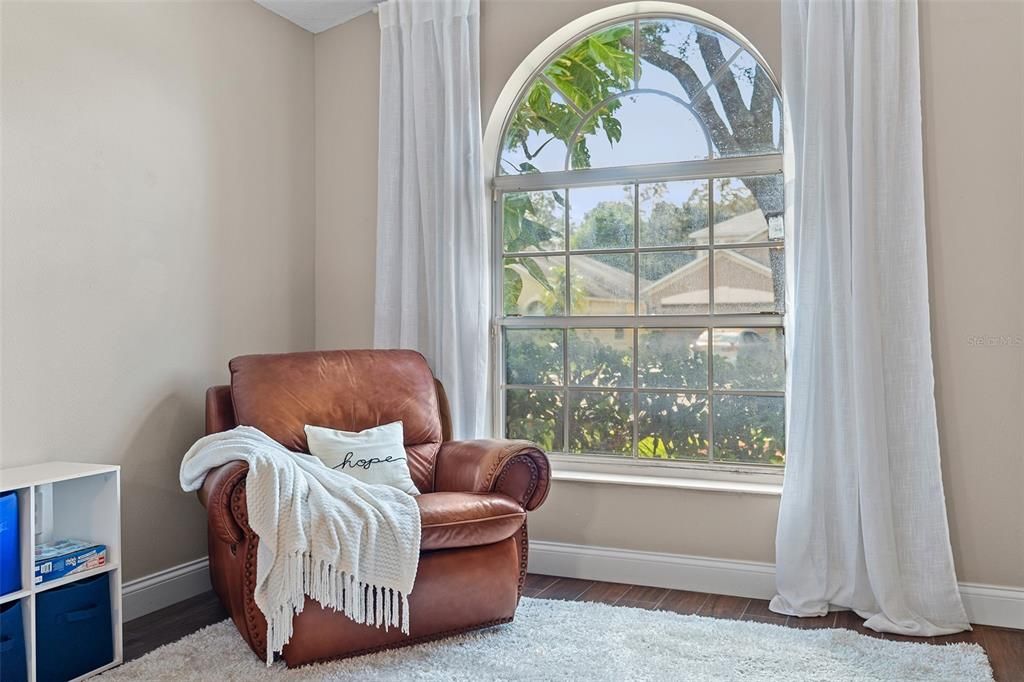 Activo con contrato: $400,000 (3 camas, 2 baños, 1668 Pies cuadrados)