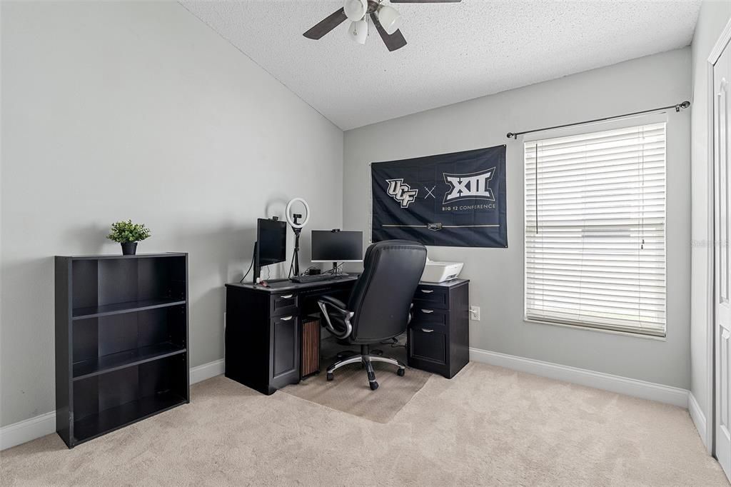 Activo con contrato: $400,000 (3 camas, 2 baños, 1668 Pies cuadrados)