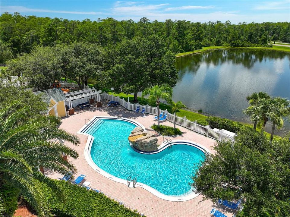 Activo con contrato: $400,000 (3 camas, 2 baños, 1668 Pies cuadrados)