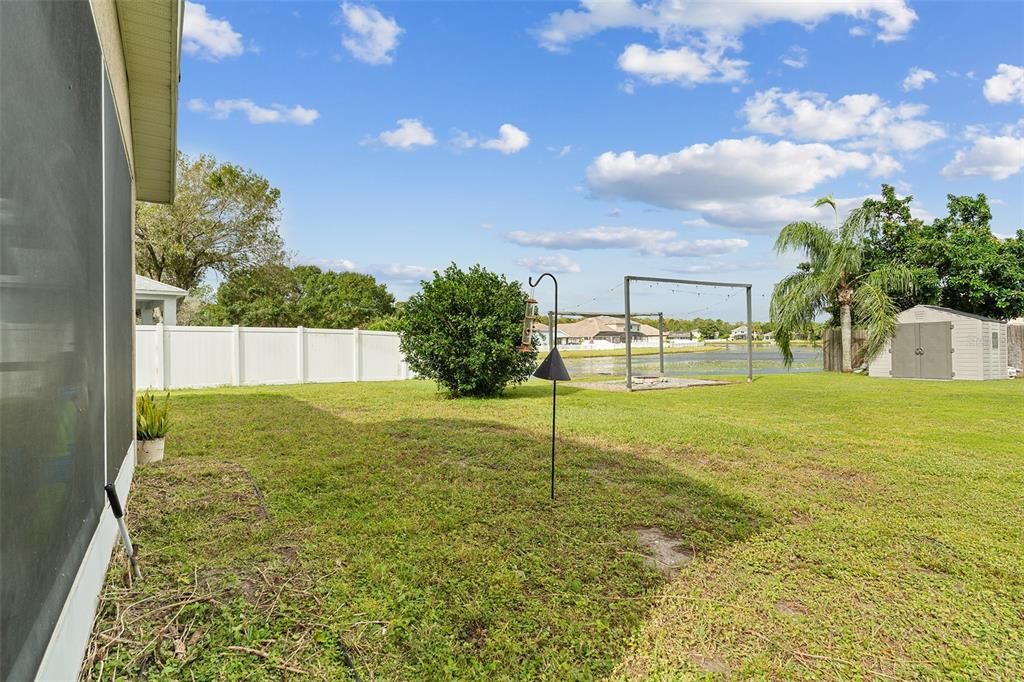 Activo con contrato: $400,000 (3 camas, 2 baños, 1668 Pies cuadrados)