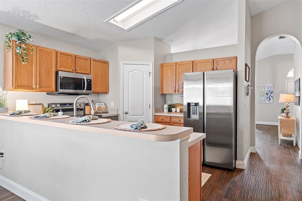 Activo con contrato: $400,000 (3 camas, 2 baños, 1668 Pies cuadrados)