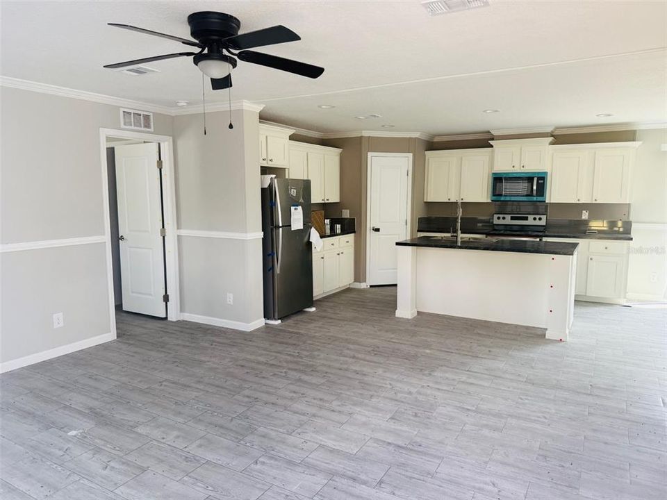 Active With Contract: $263,900 (4 beds, 2 baths, 1813 Square Feet)
