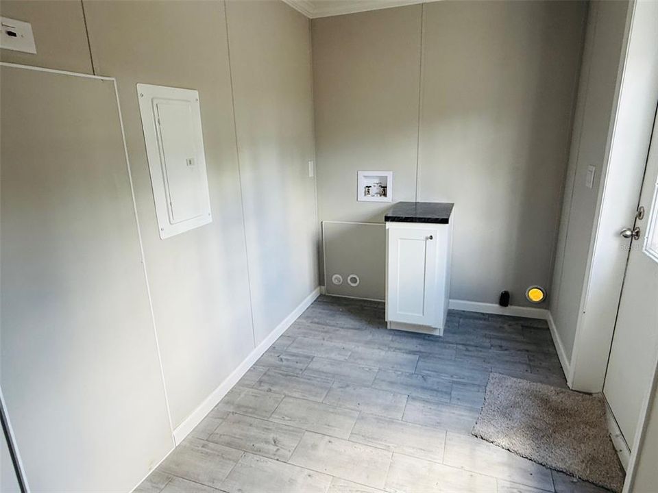 Active With Contract: $263,900 (4 beds, 2 baths, 1813 Square Feet)