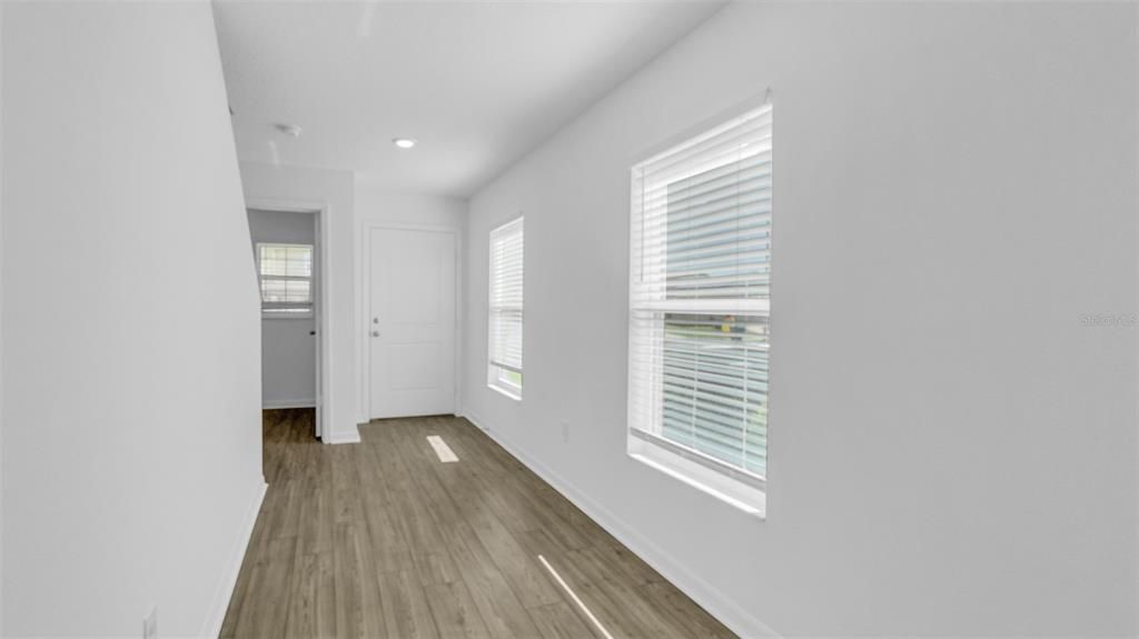 待售: $330,000 (4 贝兹, 2 浴室, 1831 平方英尺)