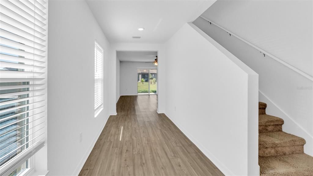 待售: $330,000 (4 贝兹, 2 浴室, 1831 平方英尺)