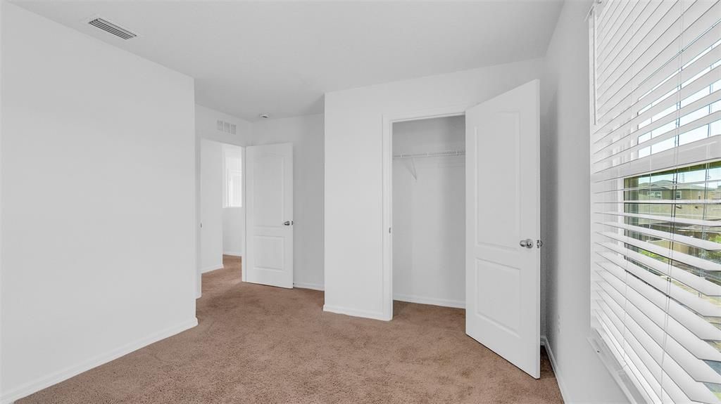 待售: $330,000 (4 贝兹, 2 浴室, 1831 平方英尺)