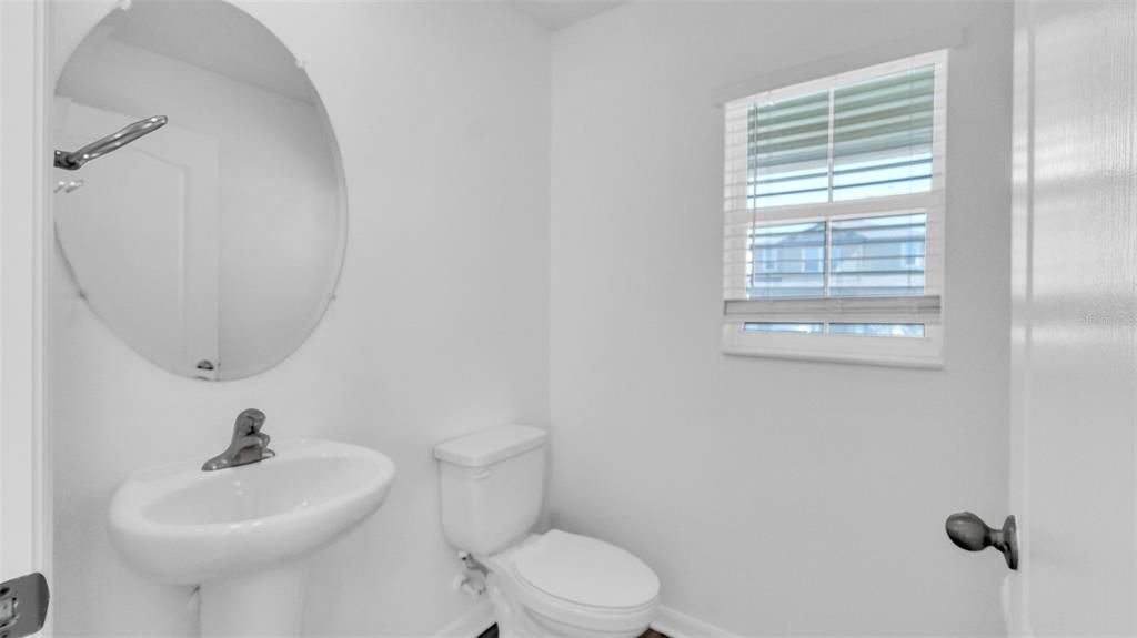 待售: $330,000 (4 贝兹, 2 浴室, 1831 平方英尺)