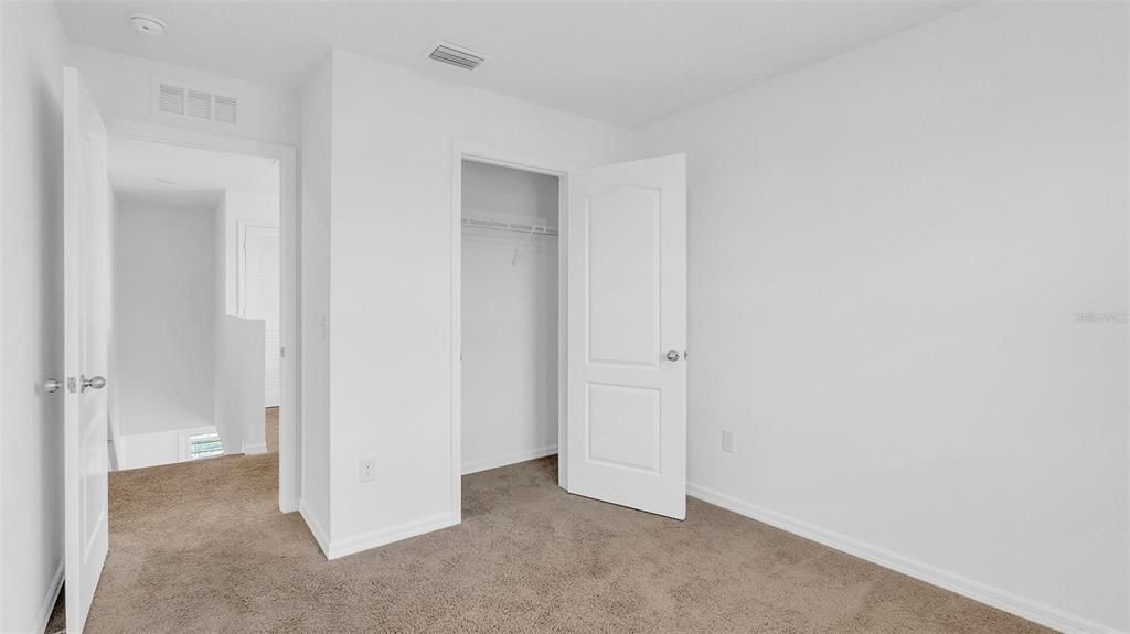 待售: $330,000 (4 贝兹, 2 浴室, 1831 平方英尺)