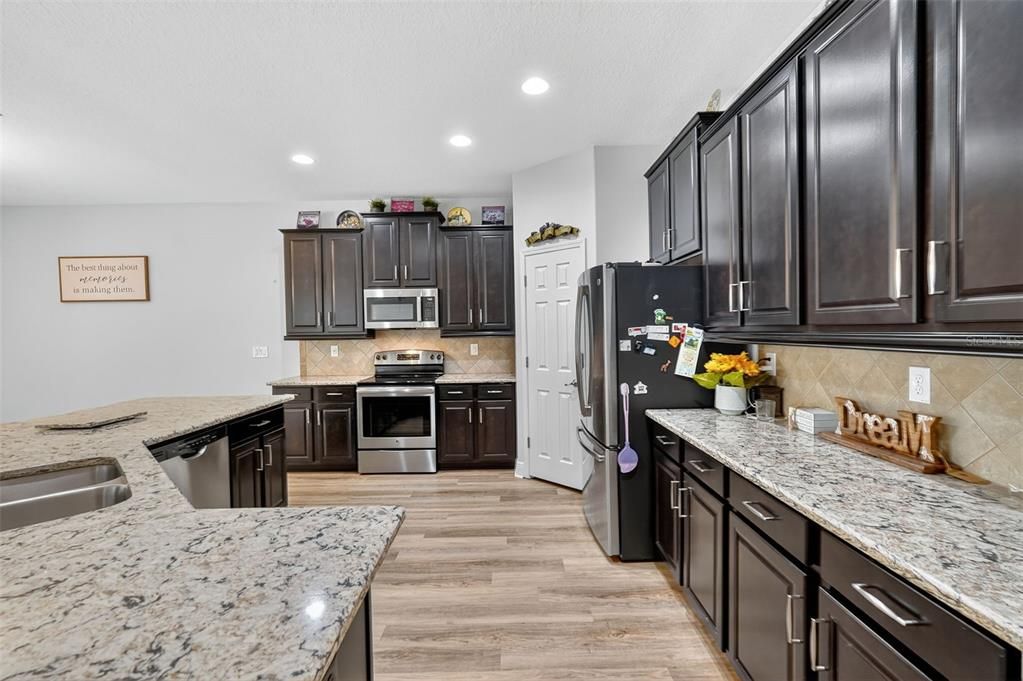 Active With Contract: $669,999 (4 beds, 3 baths, 3168 Square Feet)