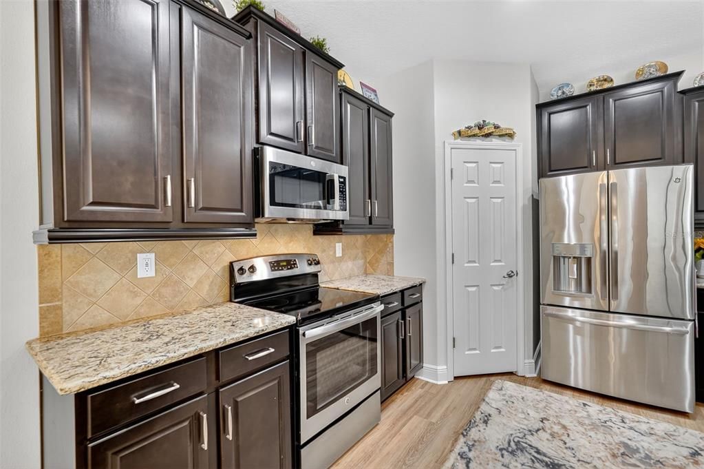 Active With Contract: $669,999 (4 beds, 3 baths, 3168 Square Feet)