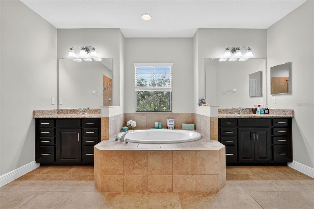 Active With Contract: $669,999 (4 beds, 3 baths, 3168 Square Feet)