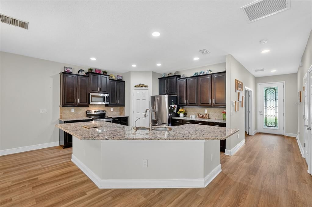 Active With Contract: $669,999 (4 beds, 3 baths, 3168 Square Feet)