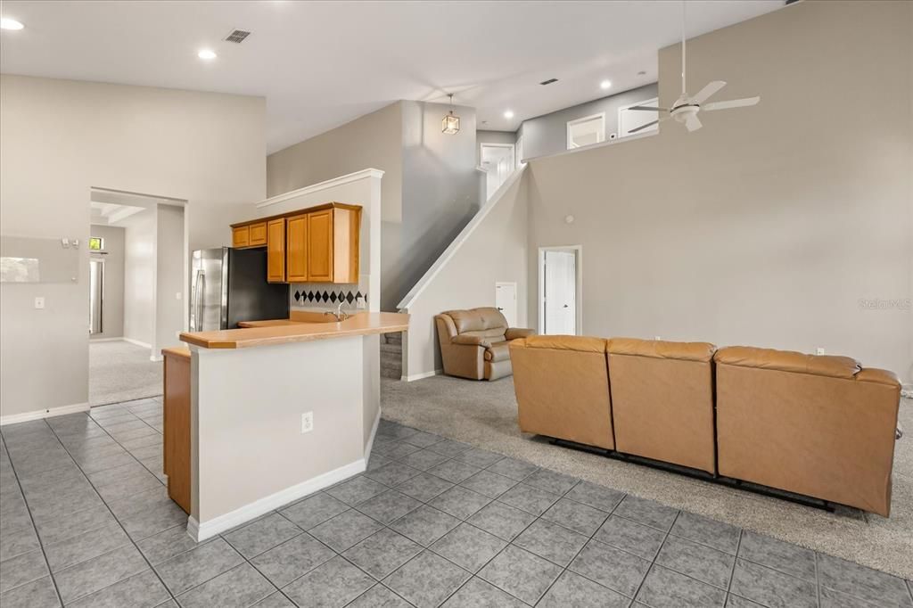 出租: $3,000 (4 贝兹, 2 浴室, 2250 平方英尺)