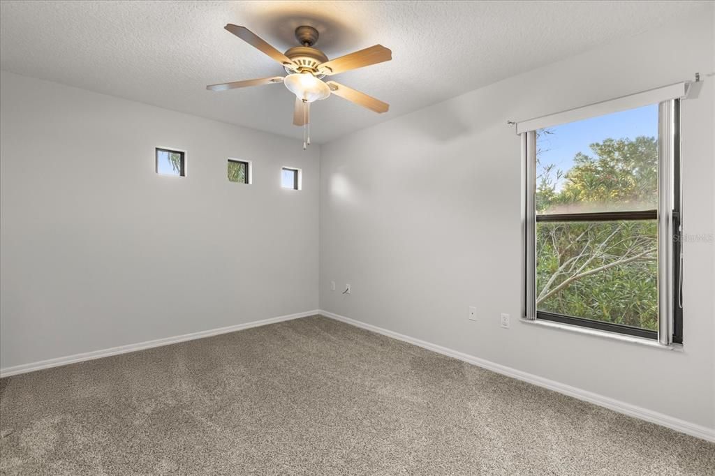 出租: $3,000 (4 贝兹, 2 浴室, 2250 平方英尺)