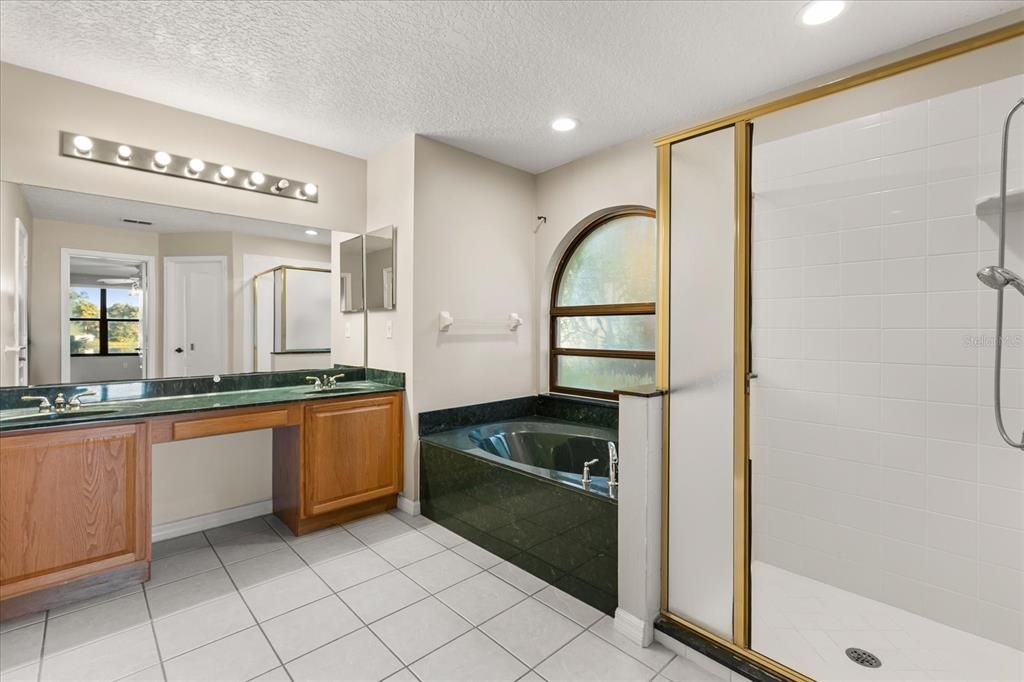 出租: $3,000 (4 贝兹, 2 浴室, 2250 平方英尺)