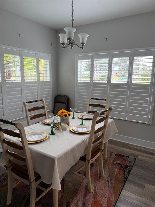 出租: $3,000 (3 贝兹, 2 浴室, 1302 平方英尺)