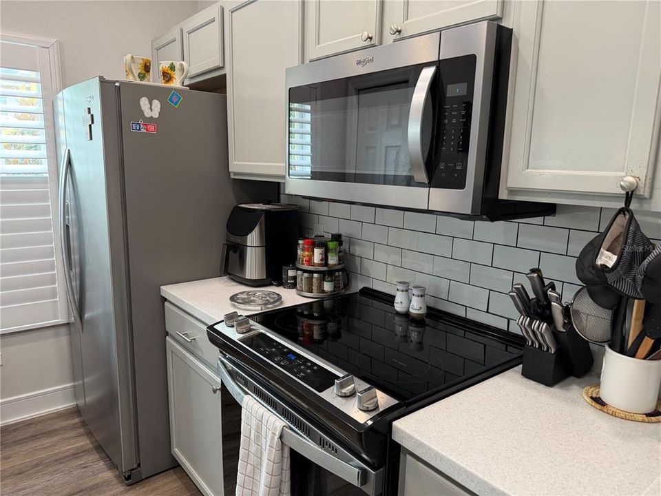 出租: $3,000 (3 贝兹, 2 浴室, 1302 平方英尺)