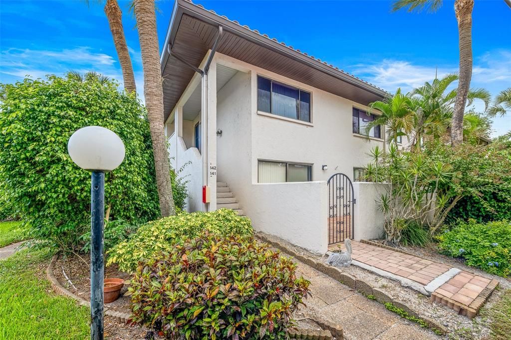 For Sale: $249,900 (3 beds, 2 baths, 1705 Square Feet)