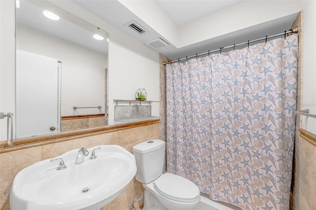 For Sale: $249,900 (3 beds, 2 baths, 1705 Square Feet)