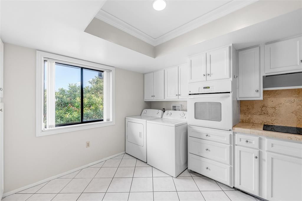 For Sale: $249,900 (3 beds, 2 baths, 1705 Square Feet)