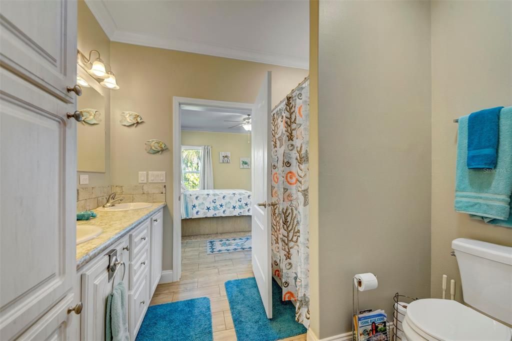 En Venta: $549,900 (3 camas, 2 baños, 1242 Pies cuadrados)