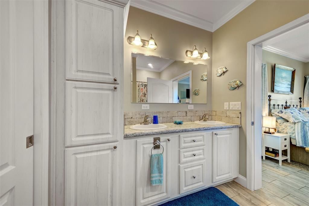 En Venta: $549,900 (3 camas, 2 baños, 1242 Pies cuadrados)