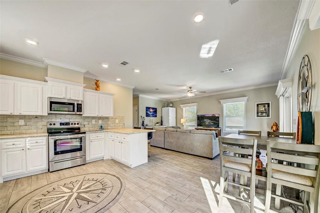 En Venta: $549,900 (3 camas, 2 baños, 1242 Pies cuadrados)