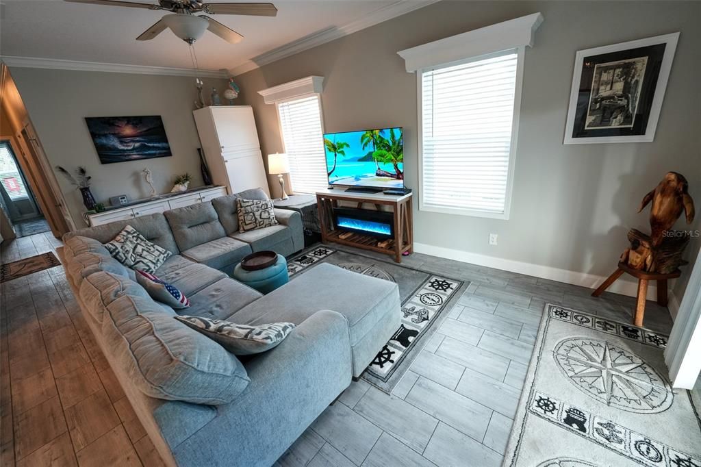 En Venta: $549,900 (3 camas, 2 baños, 1242 Pies cuadrados)