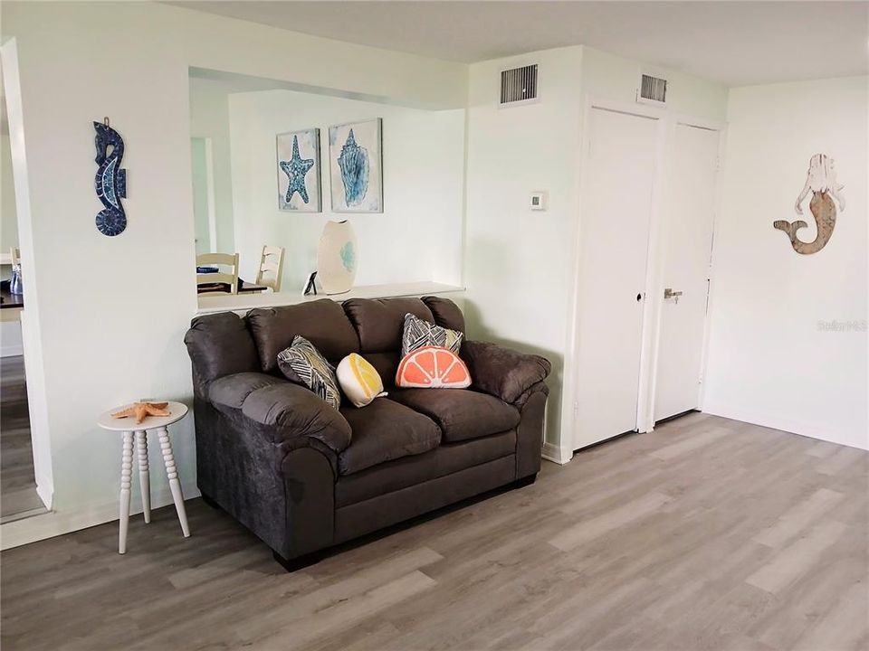 For Sale: $520,000 (5 beds, 3 baths, 2176 Square Feet)