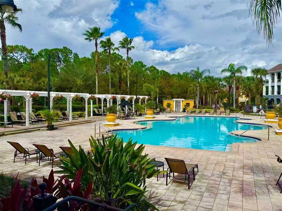 For Sale: $189,000 (1 beds, 1 baths, 782 Square Feet)