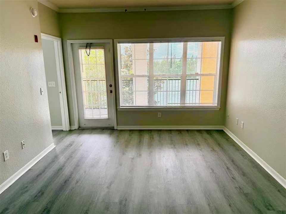 For Sale: $189,000 (1 beds, 1 baths, 782 Square Feet)