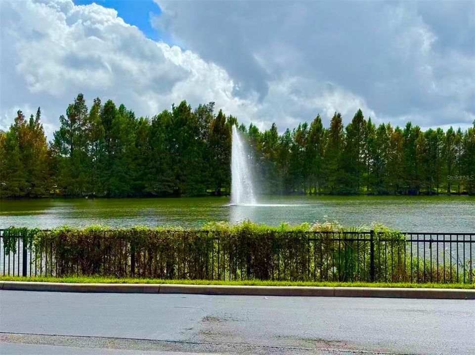 For Sale: $189,000 (1 beds, 1 baths, 782 Square Feet)