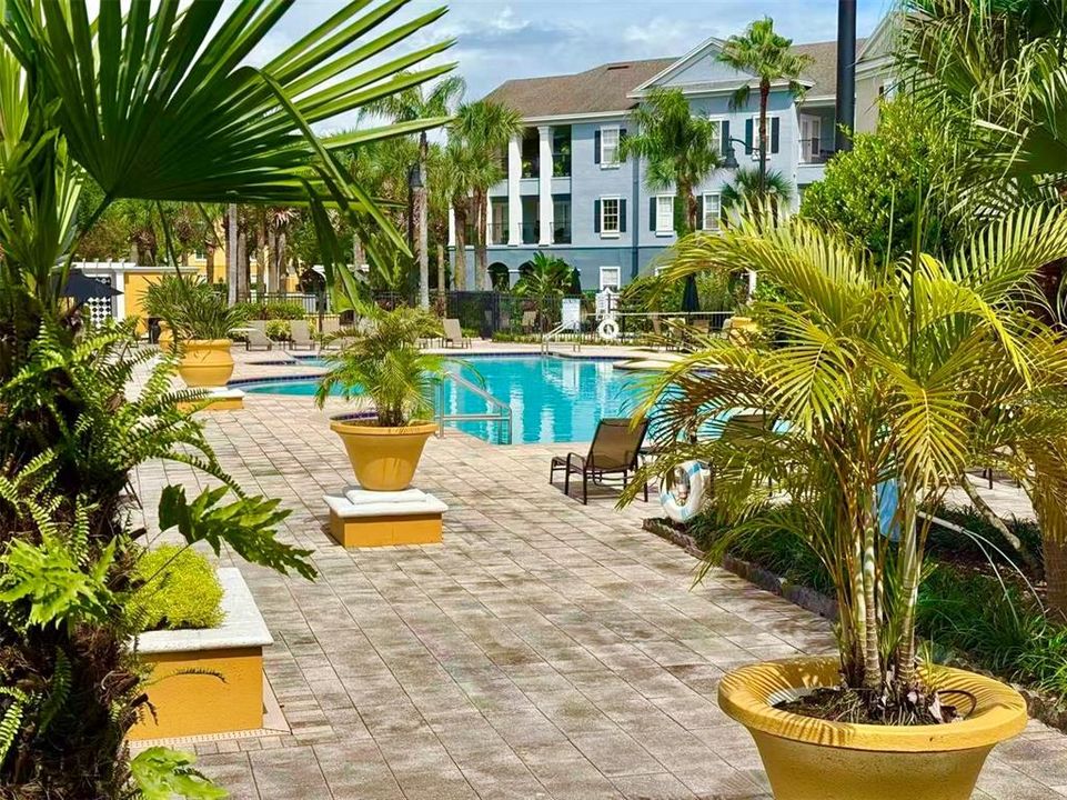 For Sale: $189,000 (1 beds, 1 baths, 782 Square Feet)