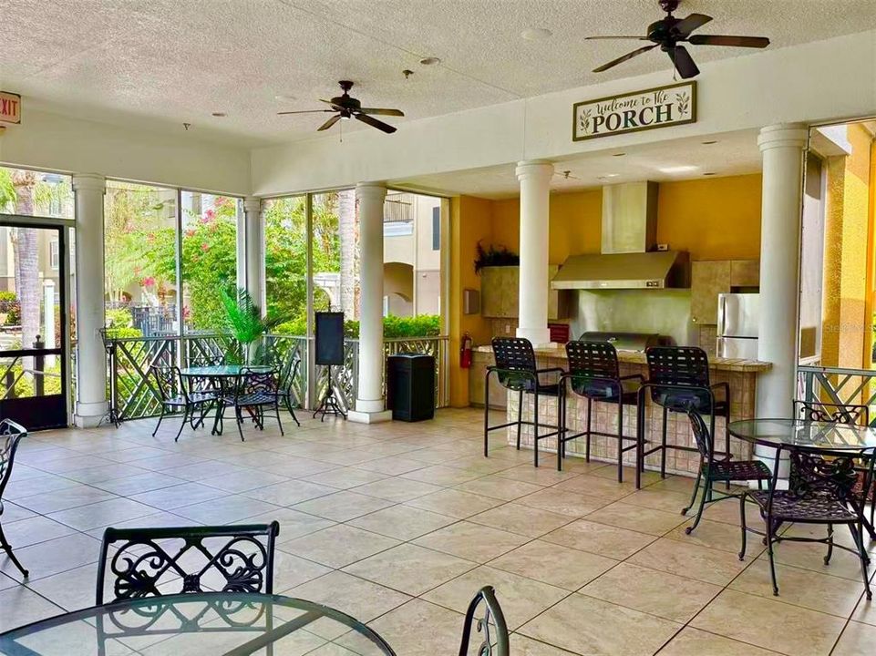 For Sale: $189,000 (1 beds, 1 baths, 782 Square Feet)