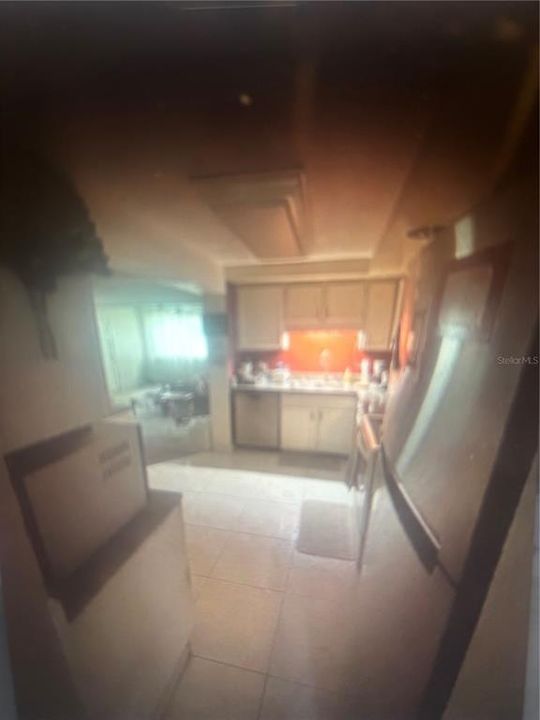 Activo con contrato: $285,000 (4 camas, 2 baños, 1880 Pies cuadrados)