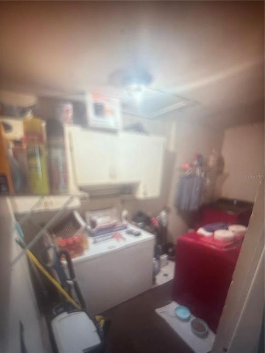 Activo con contrato: $285,000 (4 camas, 2 baños, 1880 Pies cuadrados)